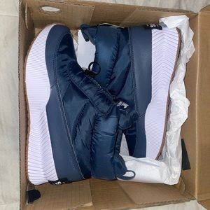 Sorel Out N About puffy zip